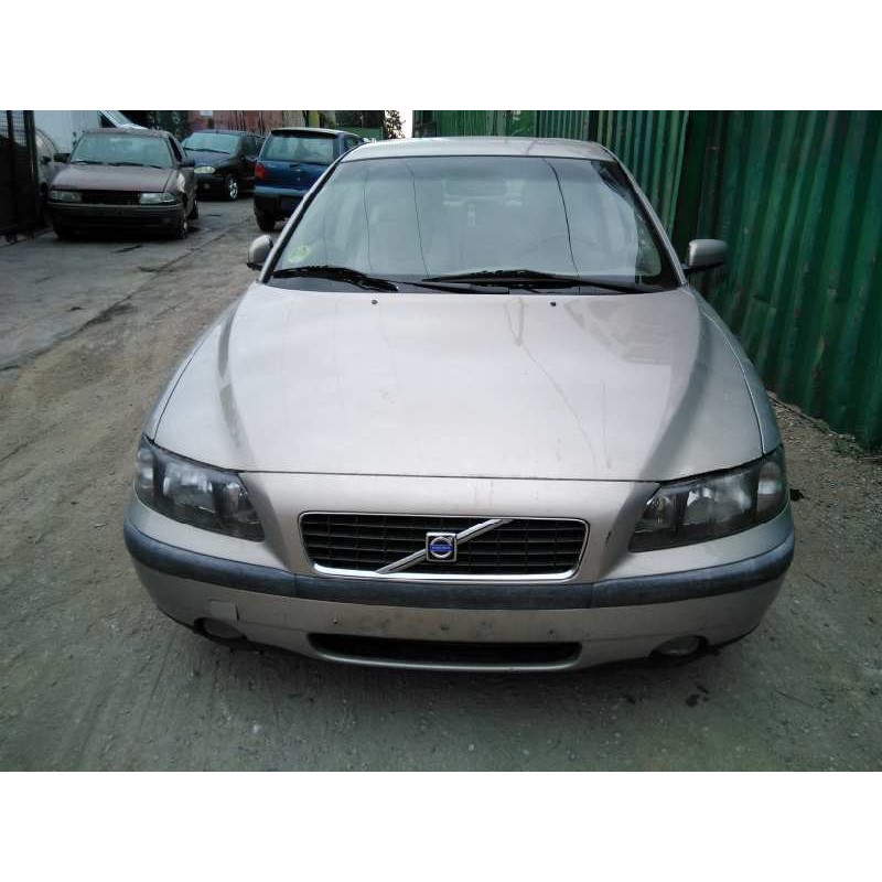 volvo s60 berlina del año 2004