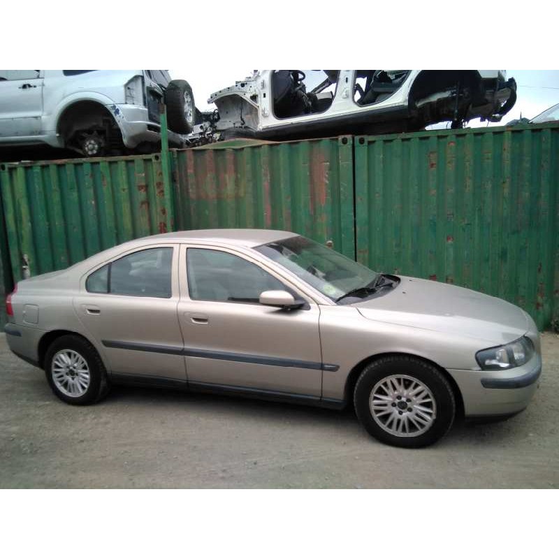 volvo s60 berlina del año 2004