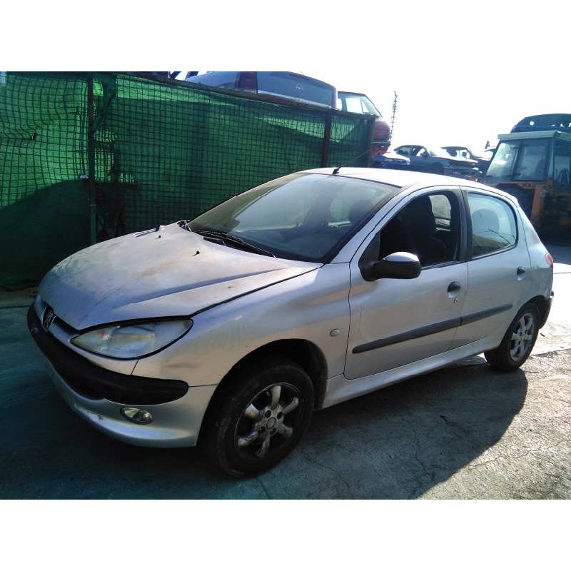 peugeot 206 berlina del año 2000