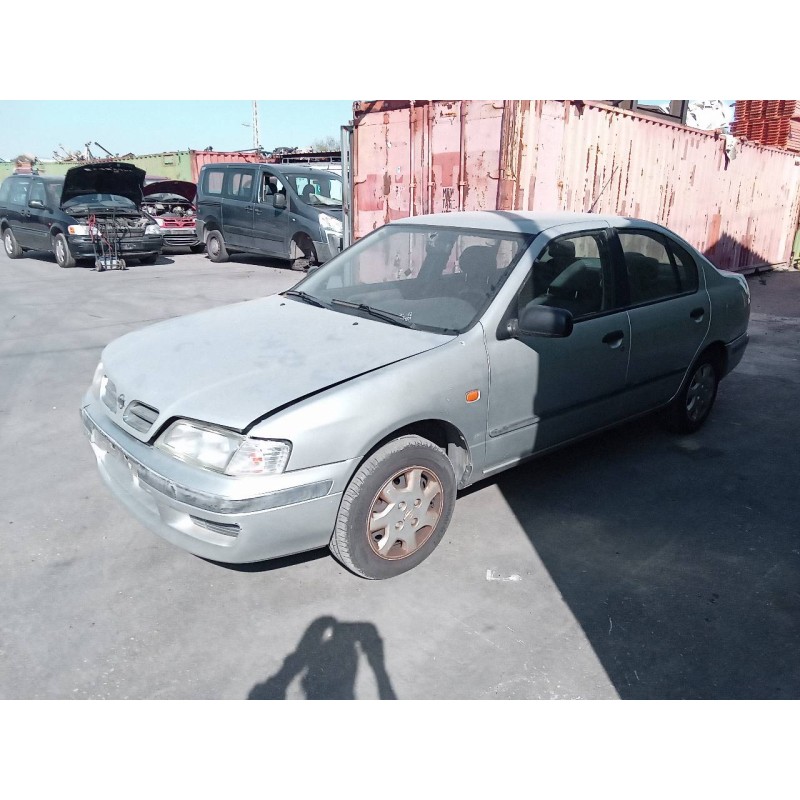 nissan primera berlina (p11) del año 1997