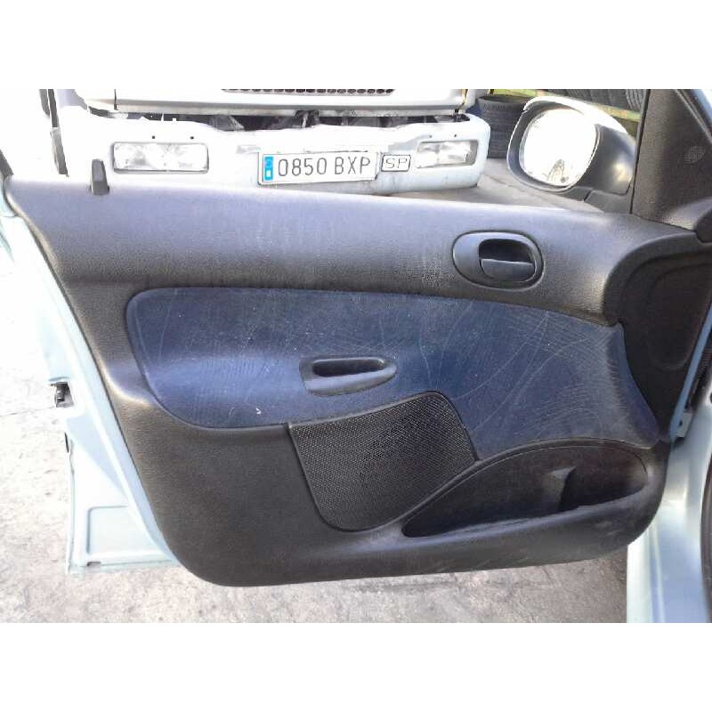 peugeot 206 berlina del año 2002