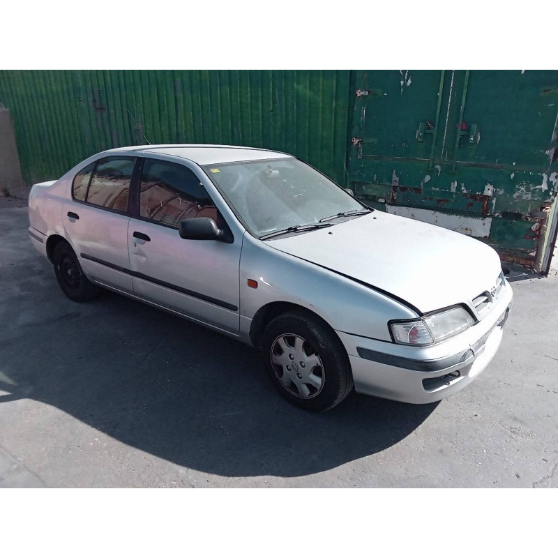 nissan primera berlina (p11) del año 1997