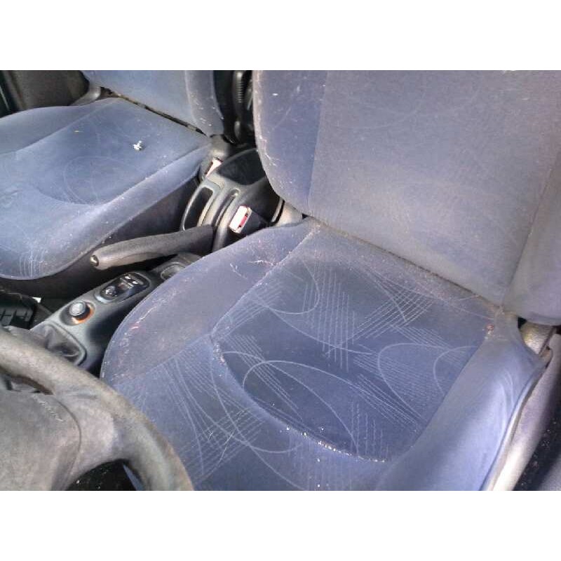peugeot 206 berlina del año 2002