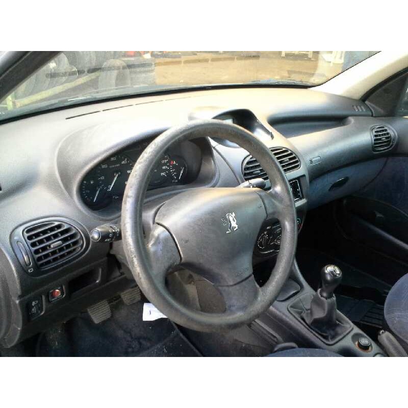 peugeot 206 berlina del año 2002