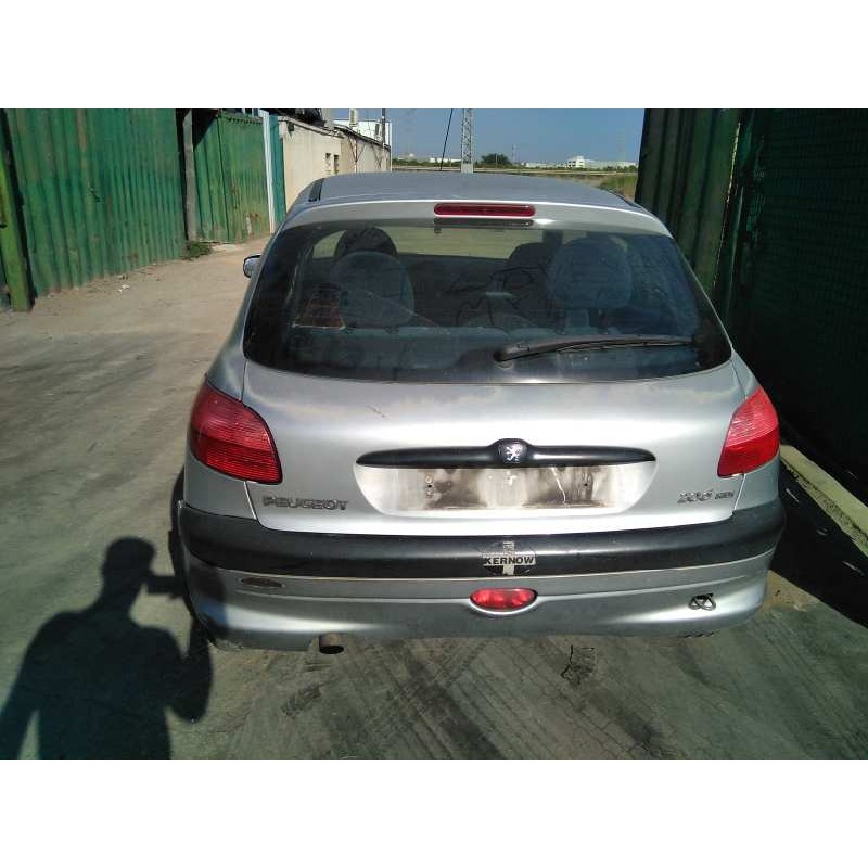 peugeot 206 berlina del año 2000