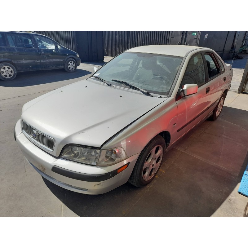 volvo s40 berlina del año 2002