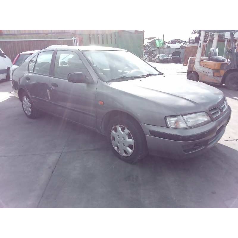 nissan primera berlina (p11) del año 1997