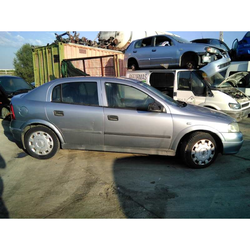 opel astra g berlina del año 2004