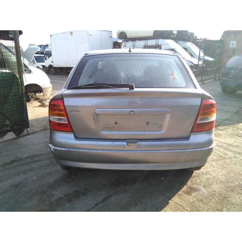 opel astra g berlina del año 2004