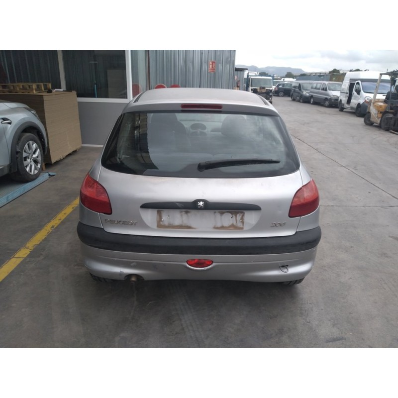 peugeot 206 berlina del año 1999