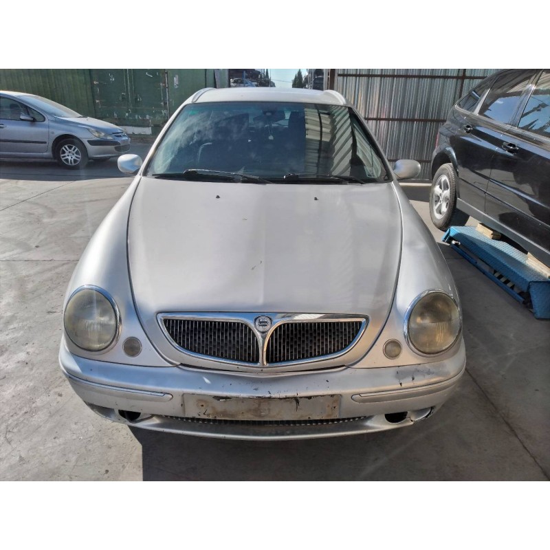 lancia lybra station wagon del año 2002