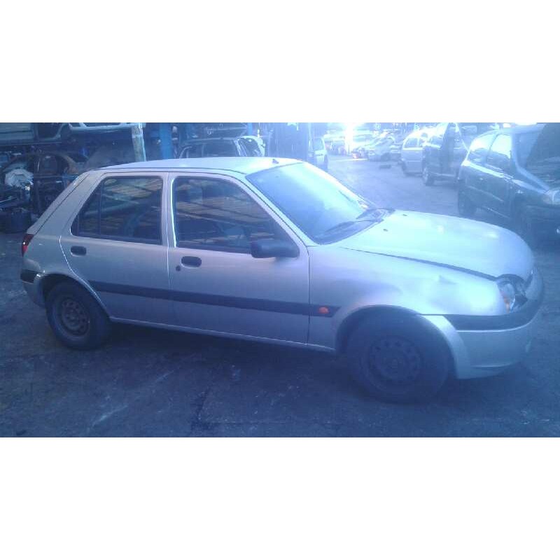 ford fiesta berlina (dx) del año 2000