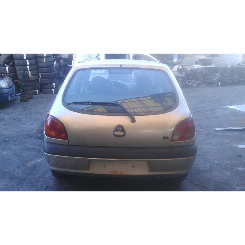 ford fiesta berlina (dx) del año 2000