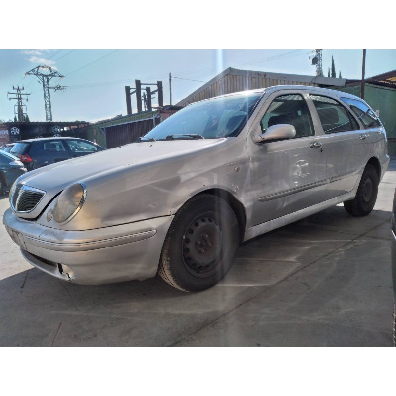 lancia lybra station wagon del año 2002