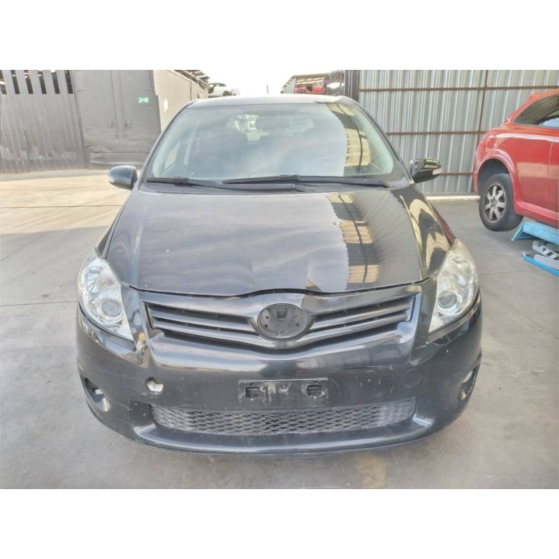 toyota auris del año 2010