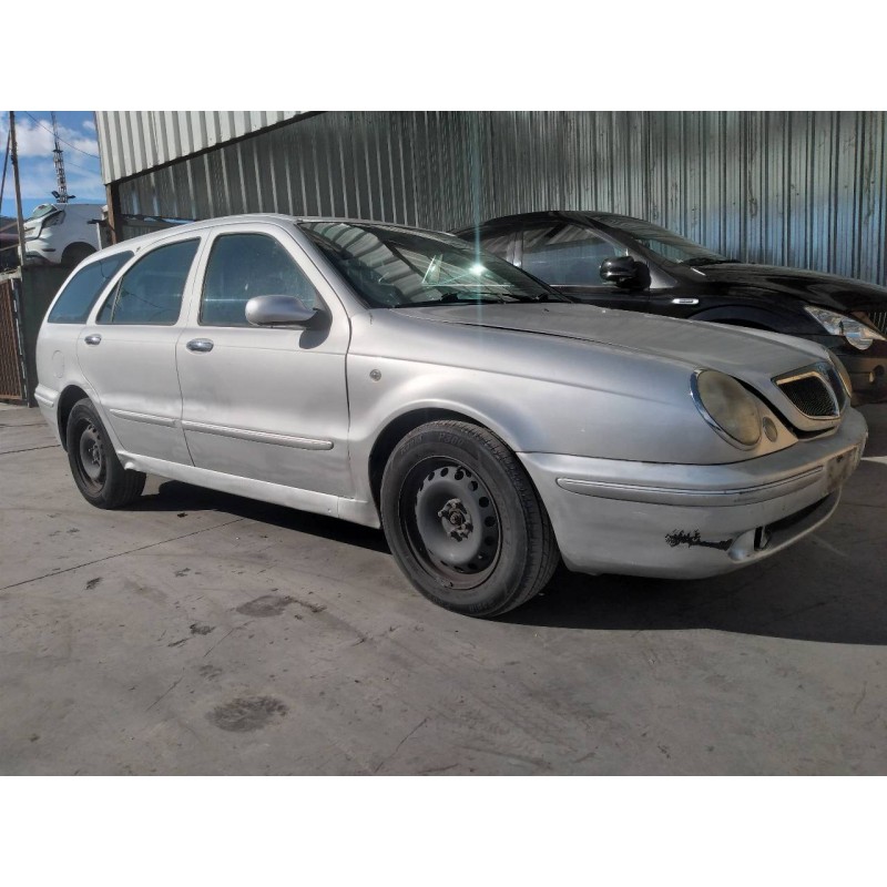 lancia lybra station wagon del año 2002