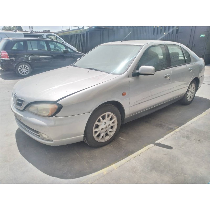 nissan primera berlina (p11) del año 2000
