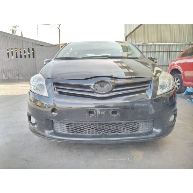 toyota auris del año 2010