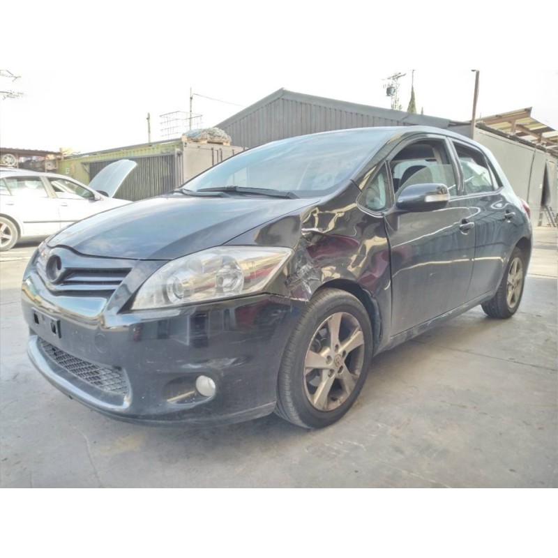 toyota auris del año 2010