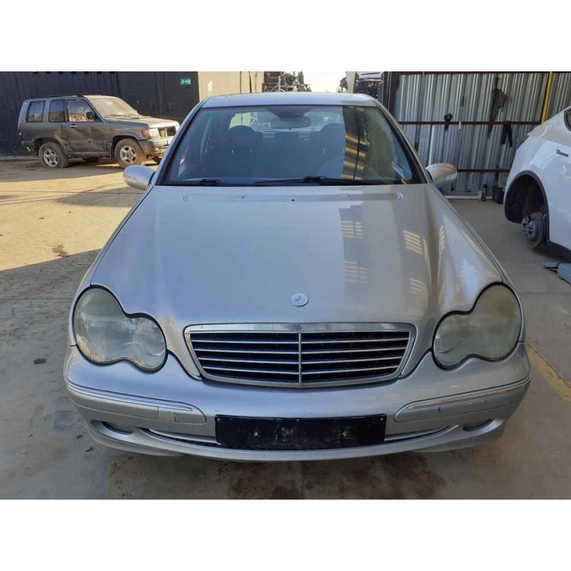 mercedes-benz clase c (w203) berlina del año 2002