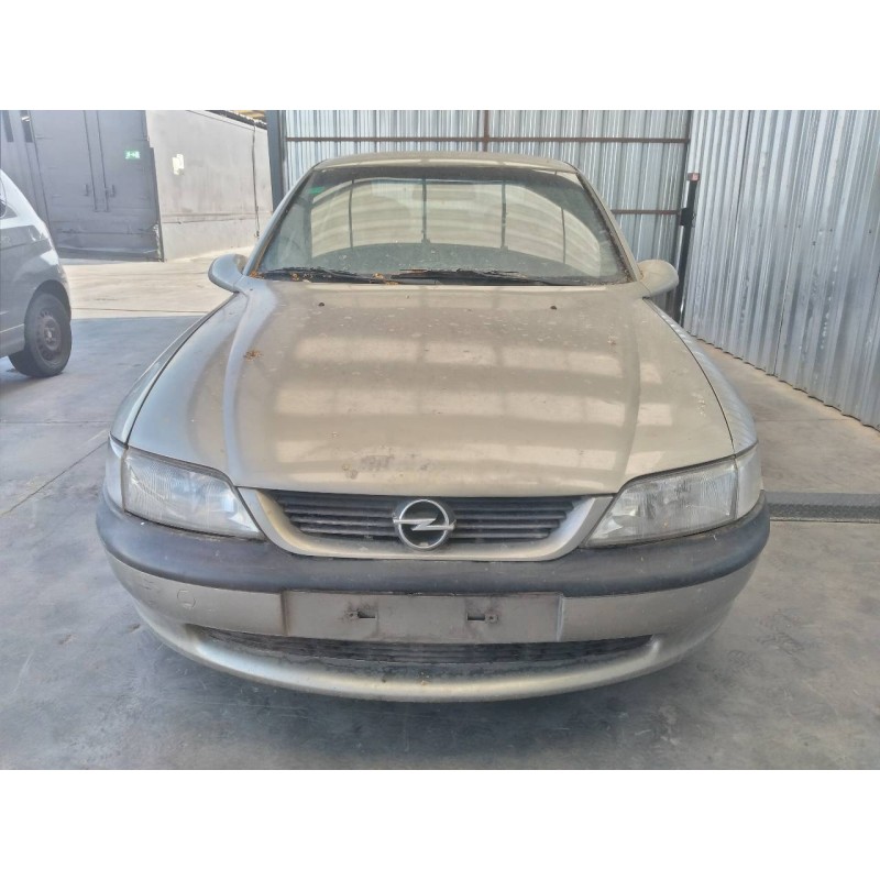 opel vectra b berlina del año 1996