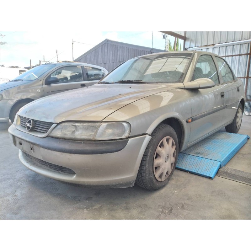 opel vectra b berlina del año 1996