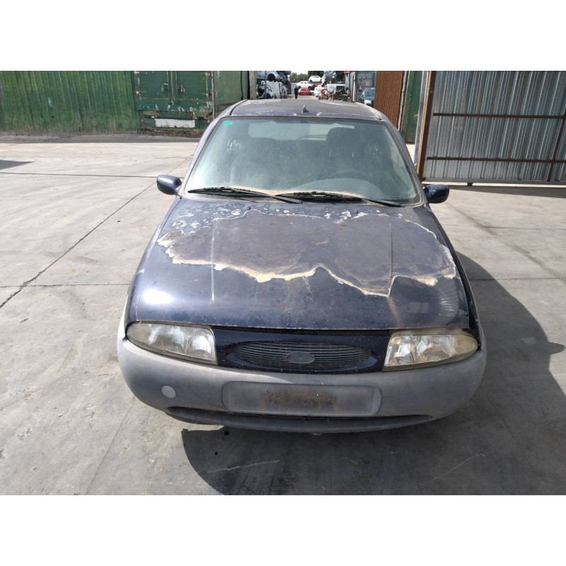 ford fiesta berlina del año 1996