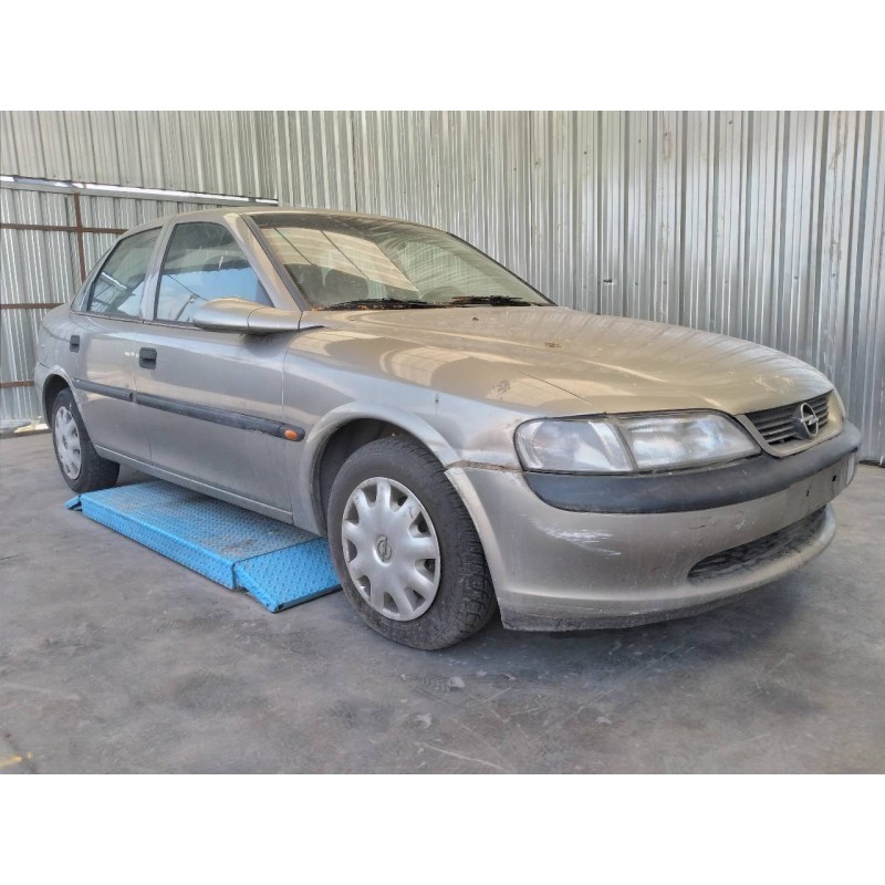 opel vectra b berlina del año 1996
