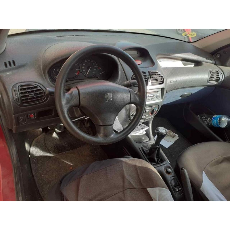 peugeot 206 berlina del año 2002