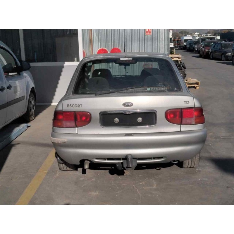 ford escort berlina/turnier del año 1998