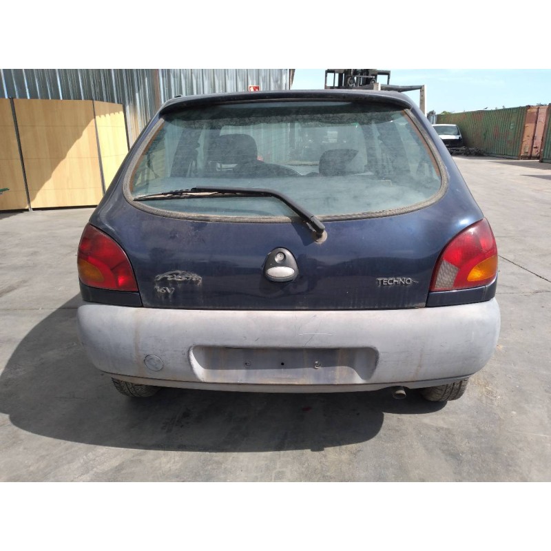 ford fiesta berlina del año 1996