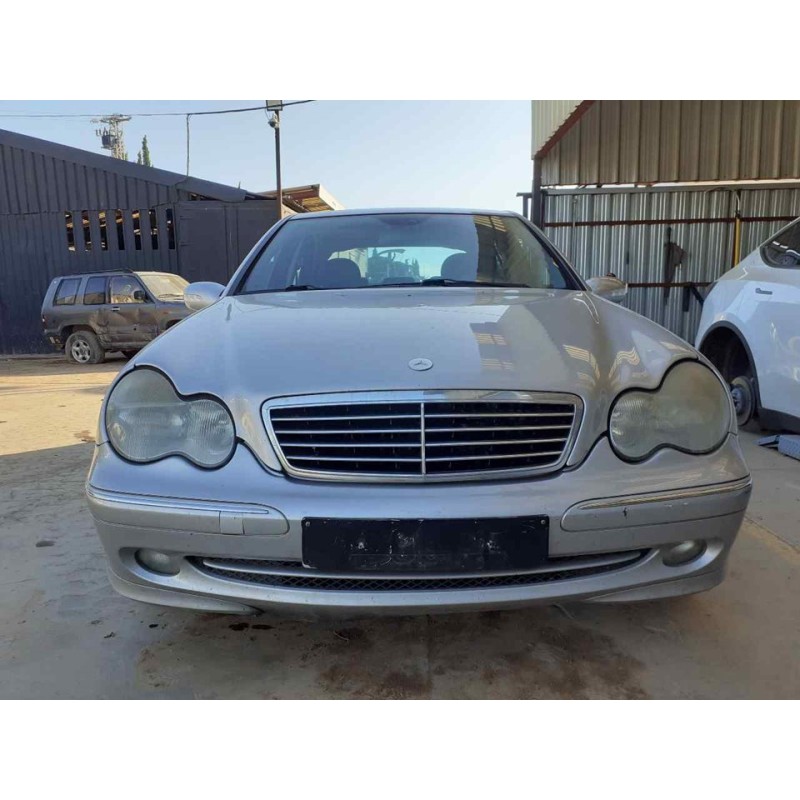 mercedes-benz clase c (w203) berlina del año 2002