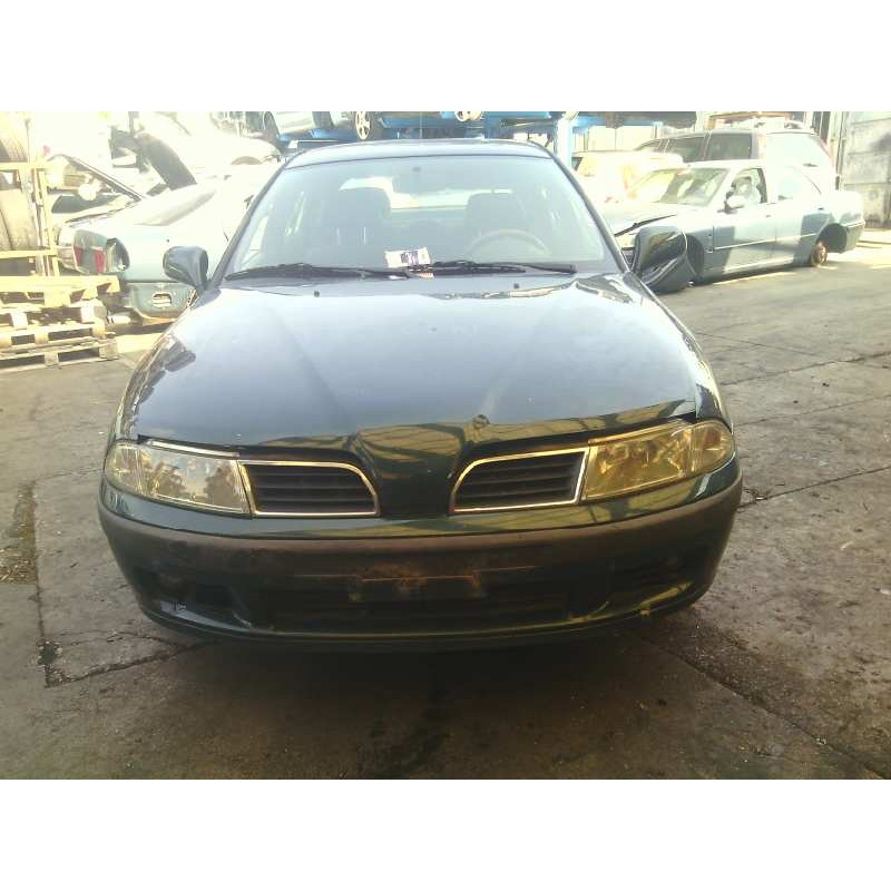 mitsubishi carisma berlina 4 (da0) del año 2001