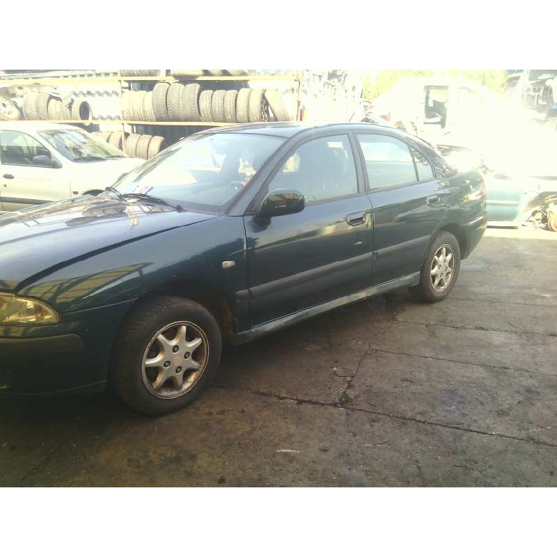 mitsubishi carisma berlina 4 (da0) del año 2001