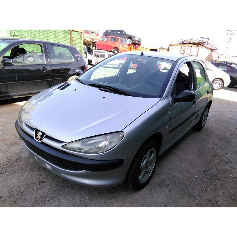 peugeot 206 berlina del año 2000