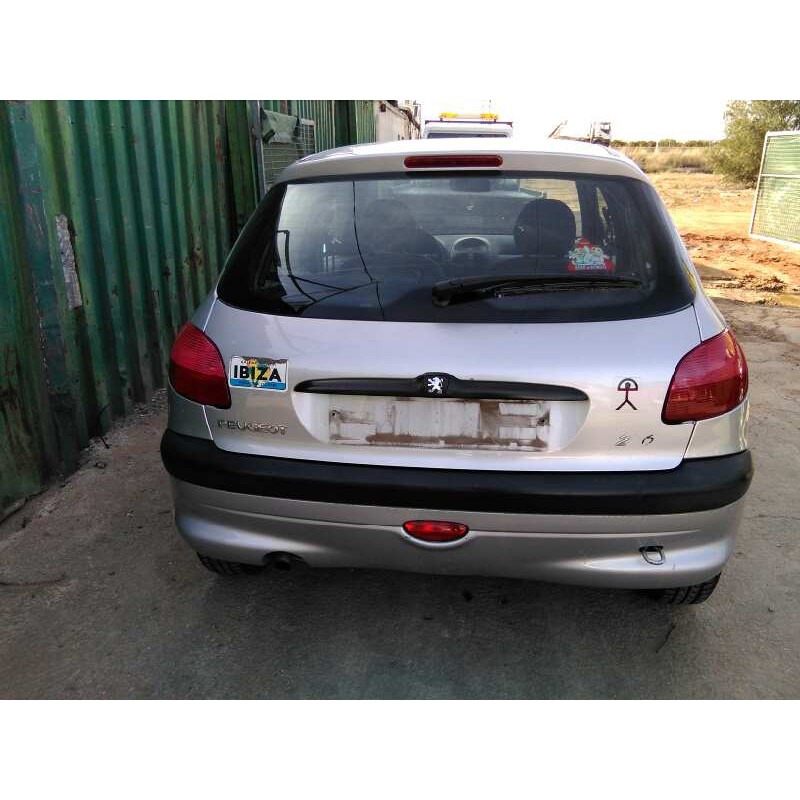 peugeot 206 berlina del año 2000