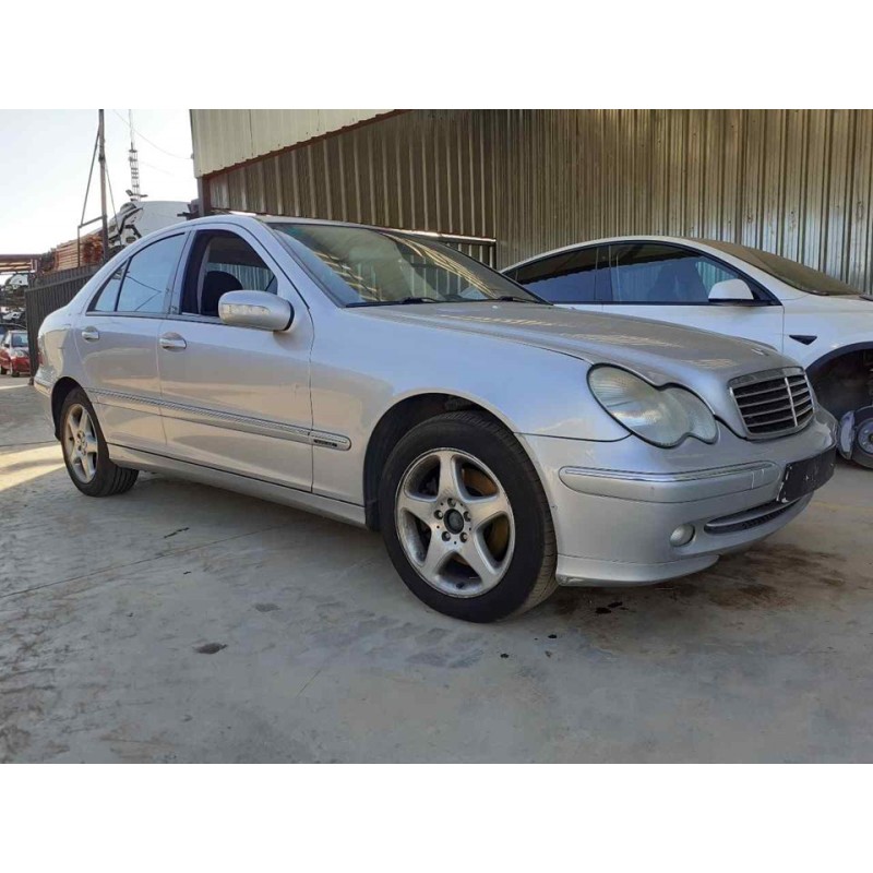 mercedes-benz clase c (w203) berlina del año 2002