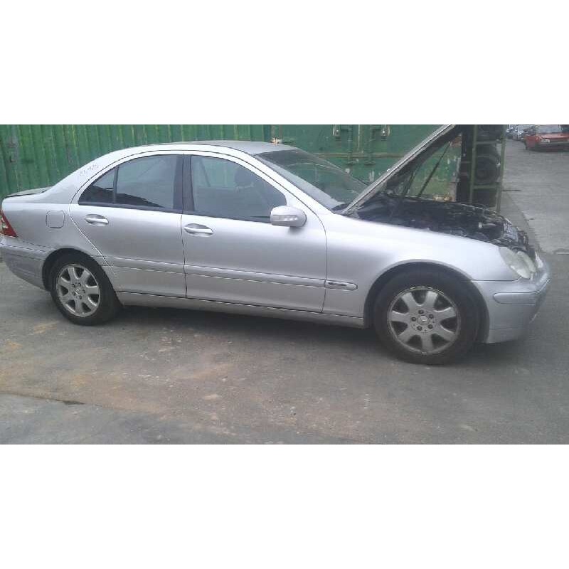 mercedes-benz clase c (w203) berlina del año 2002