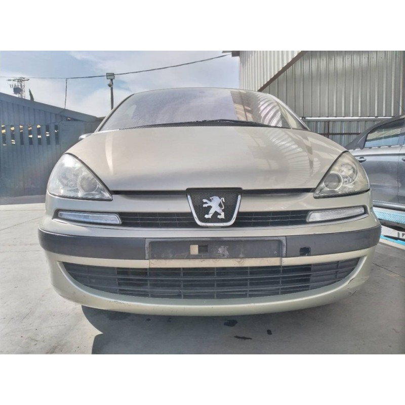 peugeot 807 del año 2004