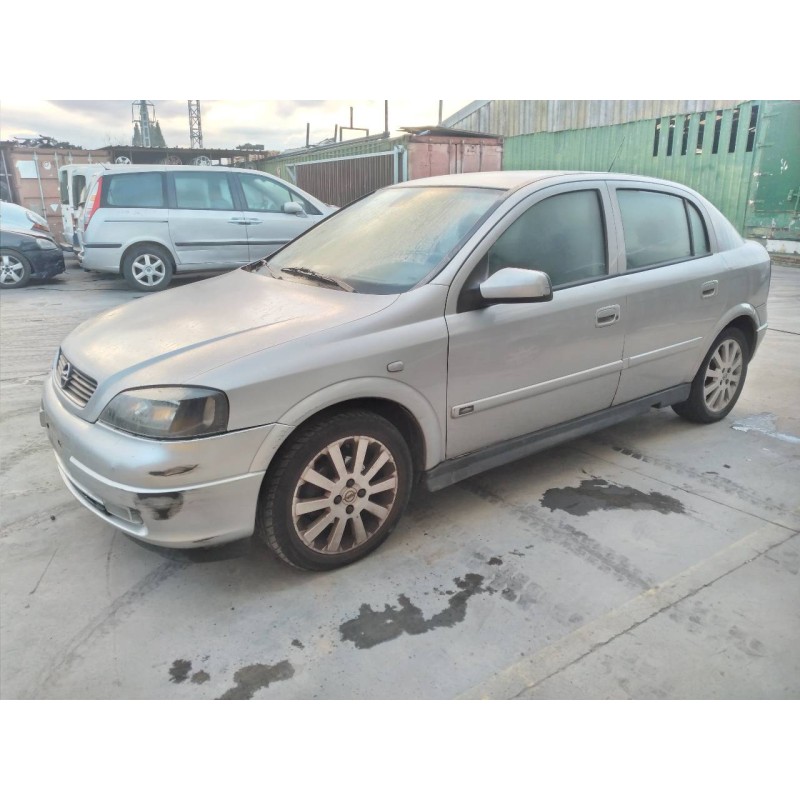 opel astra g berlina del año 2004