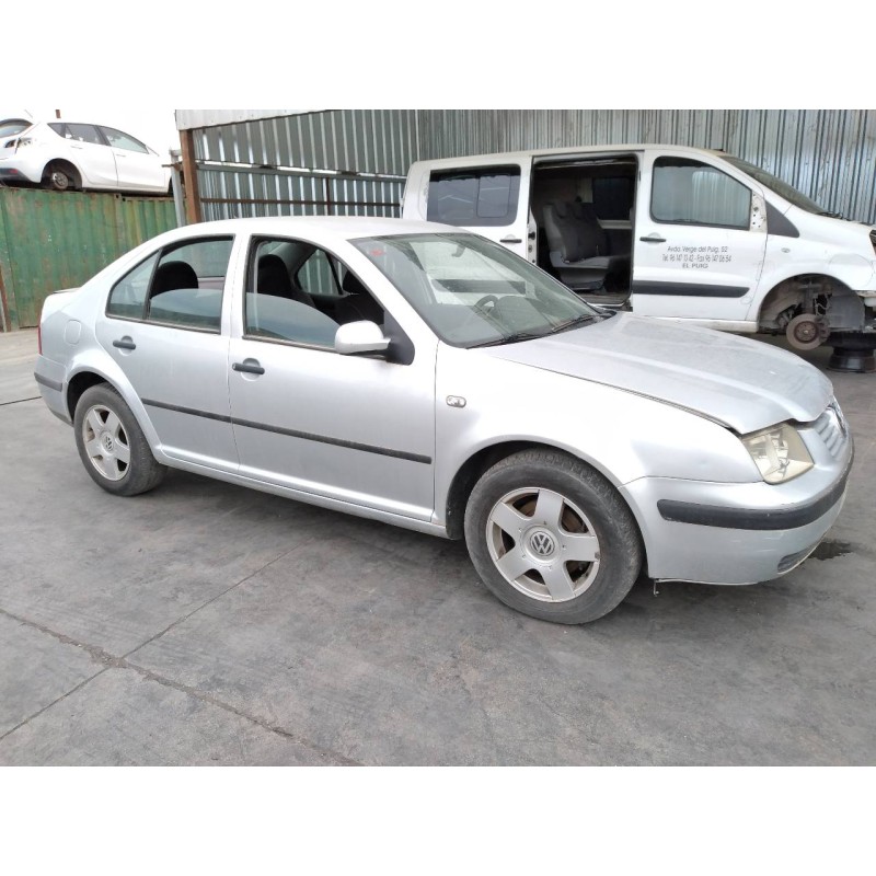 volkswagen bora berlina (1j2) del año 2000