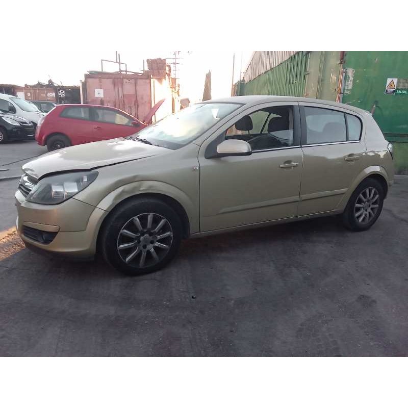 opel astra h berlina del año 2004