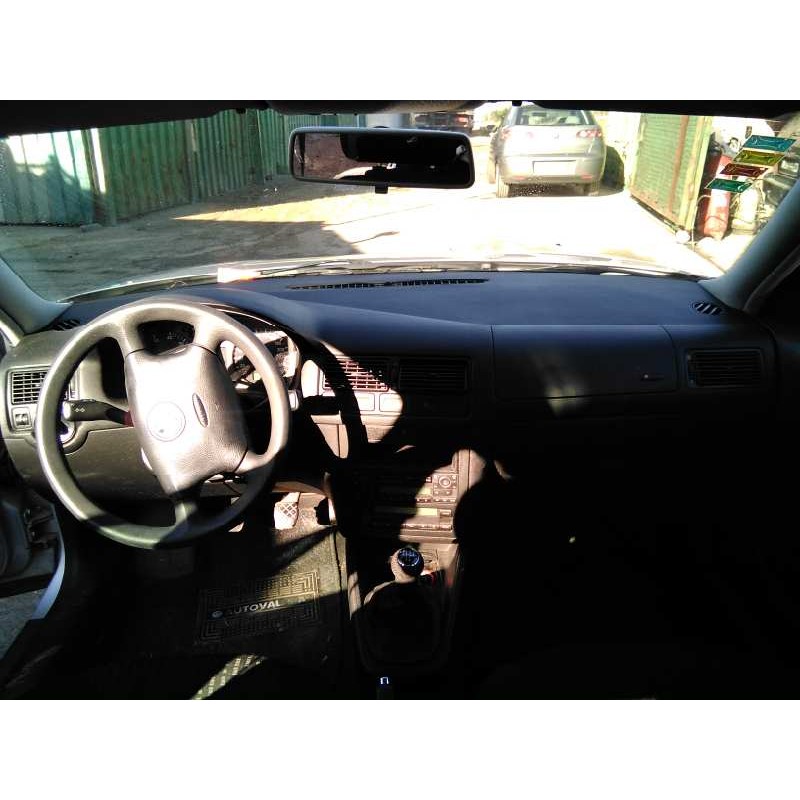volkswagen golf iv berlina (1j1) del año 2001