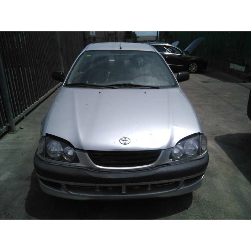 toyota avensis berlina (t 22) del año 1999
