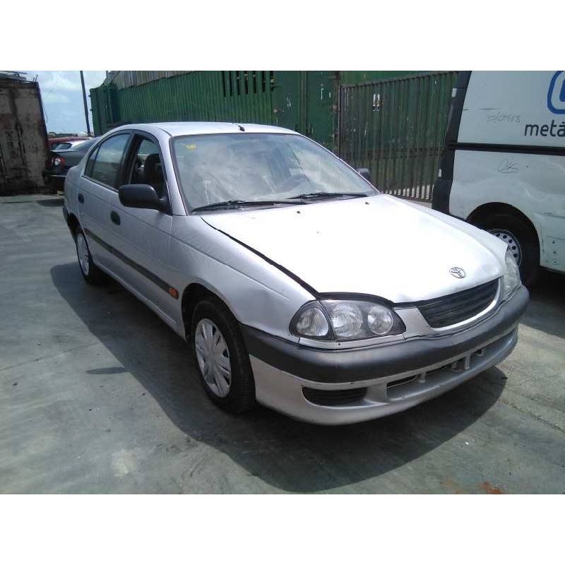 toyota avensis berlina (t 22) del año 1999