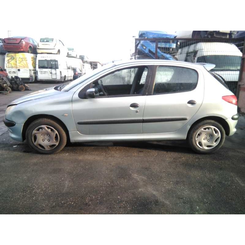 peugeot 206 berlina del año 2001