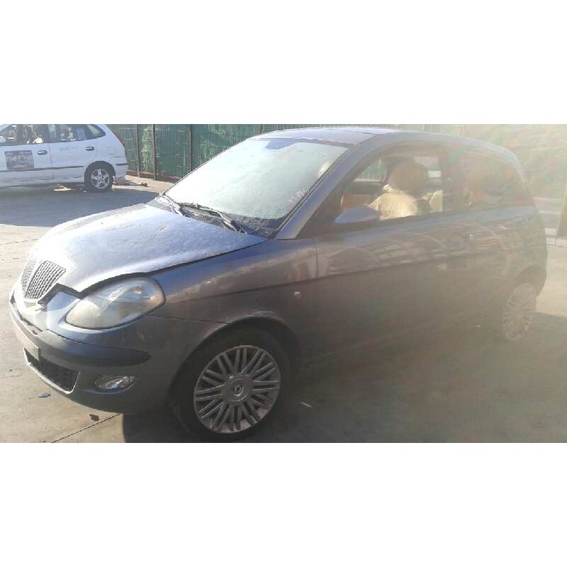 lancia ypsilon (101) del año 2004