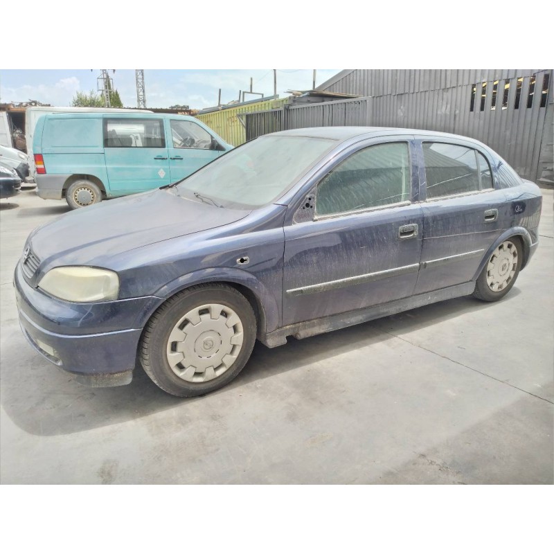 opel astra g berlina del año 2000