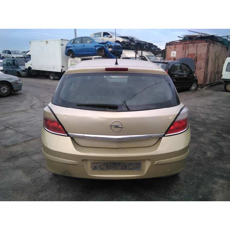 opel astra h berlina del año 2004