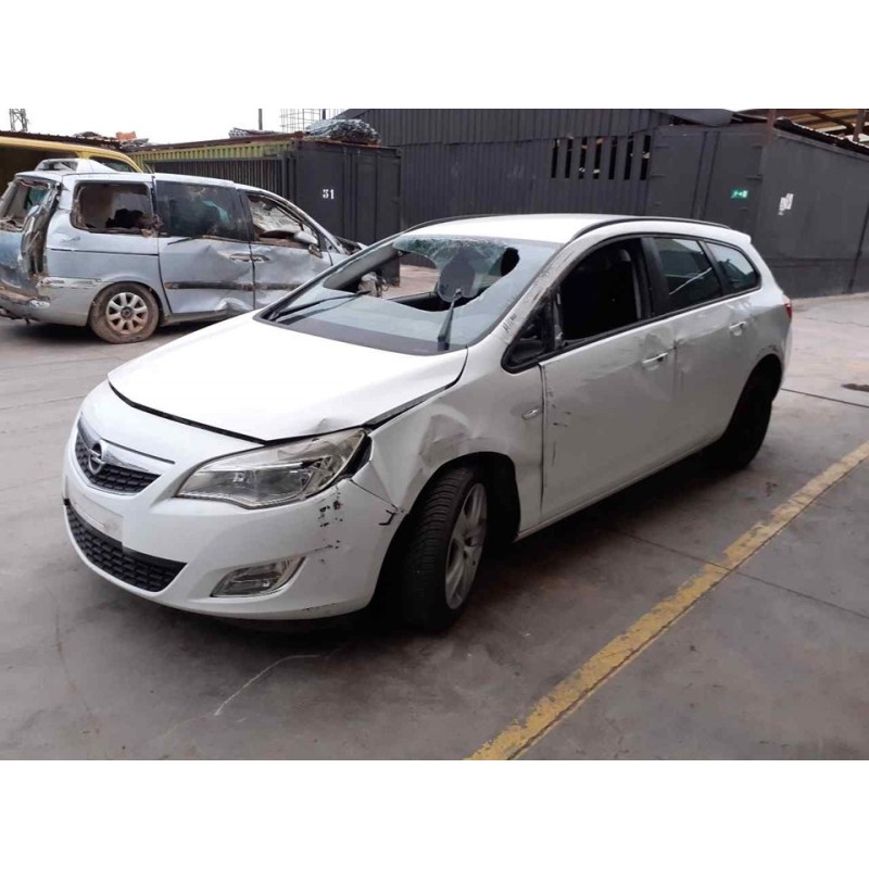 opel astra j sports tourer del año 2011